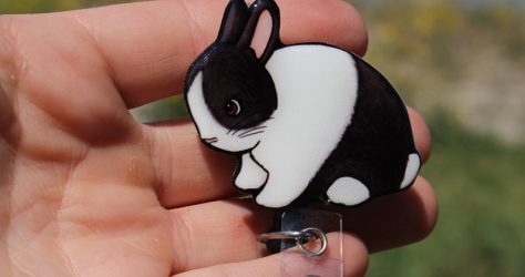 SaltoftheArt – Dutch bunny rabbit badge reel